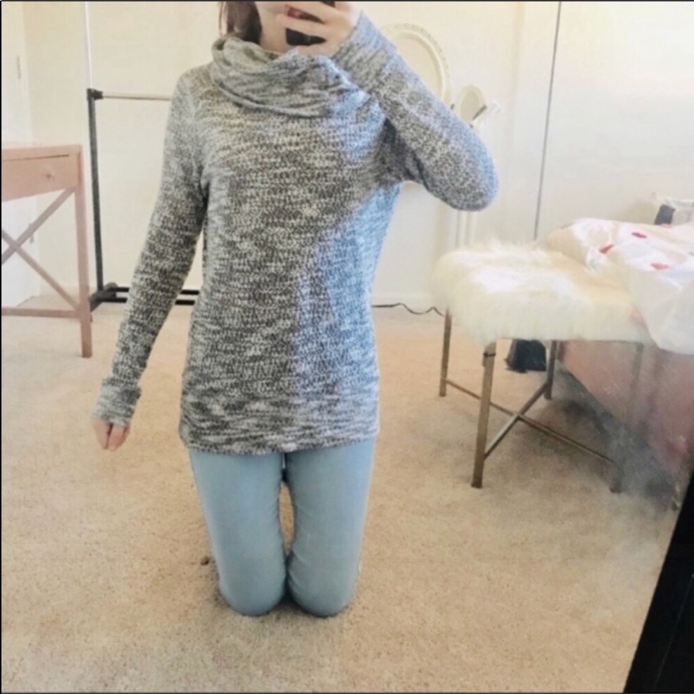 Lou & grey marled gray cowl neck sweater